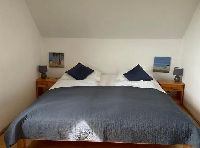 Szilvia Haz 3* Balatonakarattya